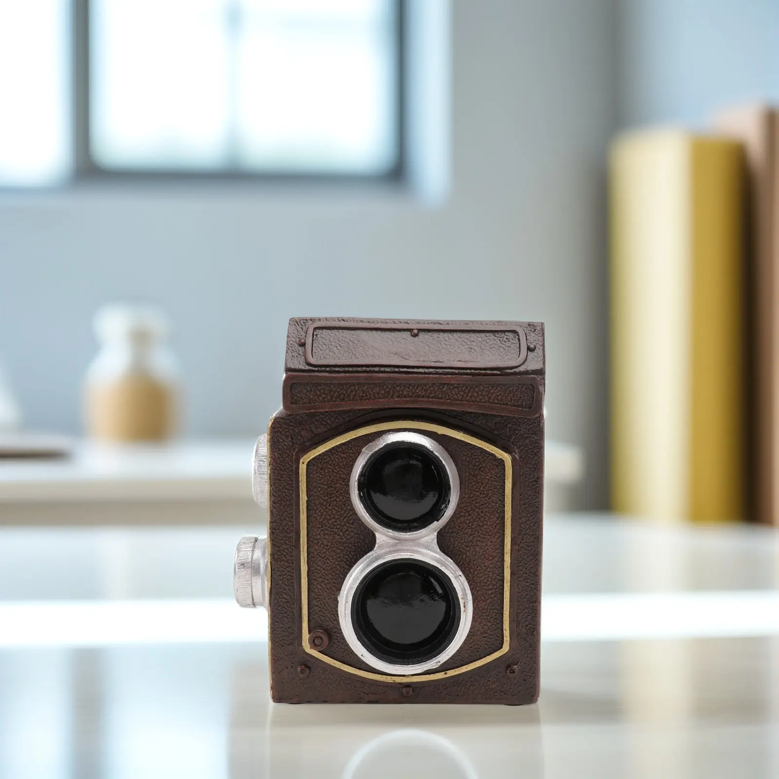 1Pcs Retro Camera Shaped Flowerpot Resin Plant Pot Desktop Window Sill Decor Vintage Adornment for Home Office Garden Balcony
