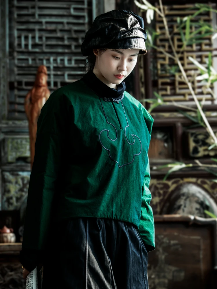 

Классический ретро-пальто в китайском стиле из хлопка с вышивкой, утепленная хлопковая подкладка, длина до колена.