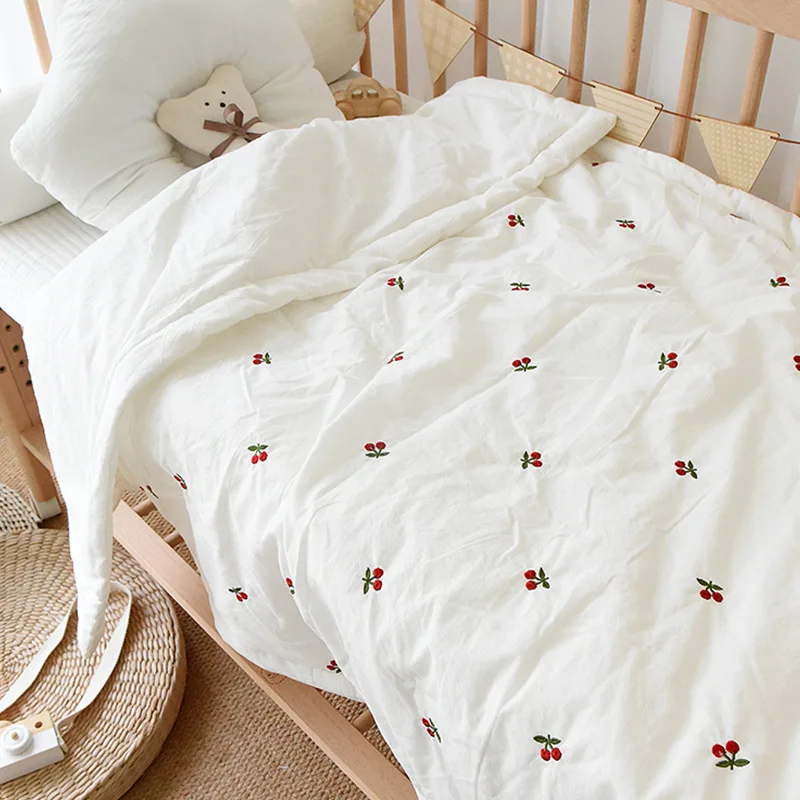 

Pure Cotton Baby Winter Quilt Cherry Bear Embroidered Infant Kids Thicken Bed Cot Crib Blanket Cover Kindergarten Bedding Quilt