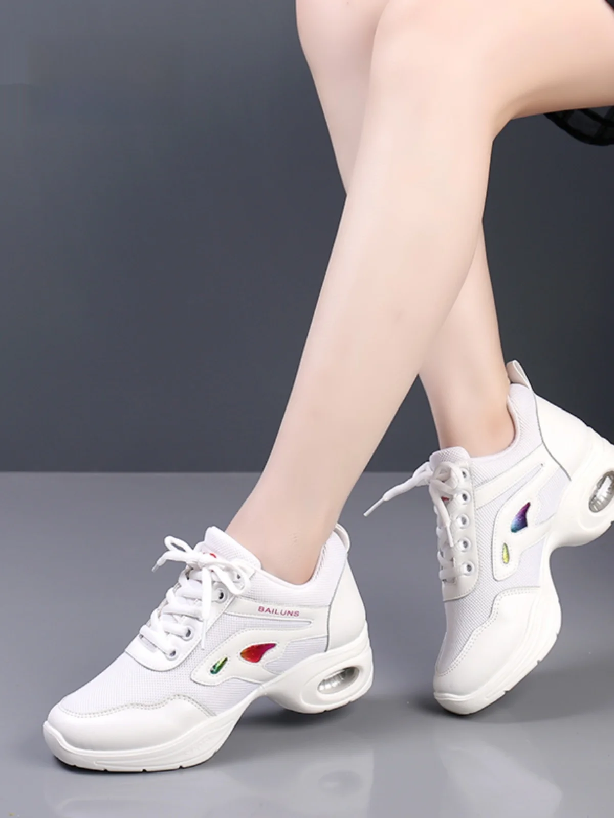 

Ultra Comfortable White Dancing oes for Women Spor Square Dance oes Soft Bot Heightening Yang Li Sle