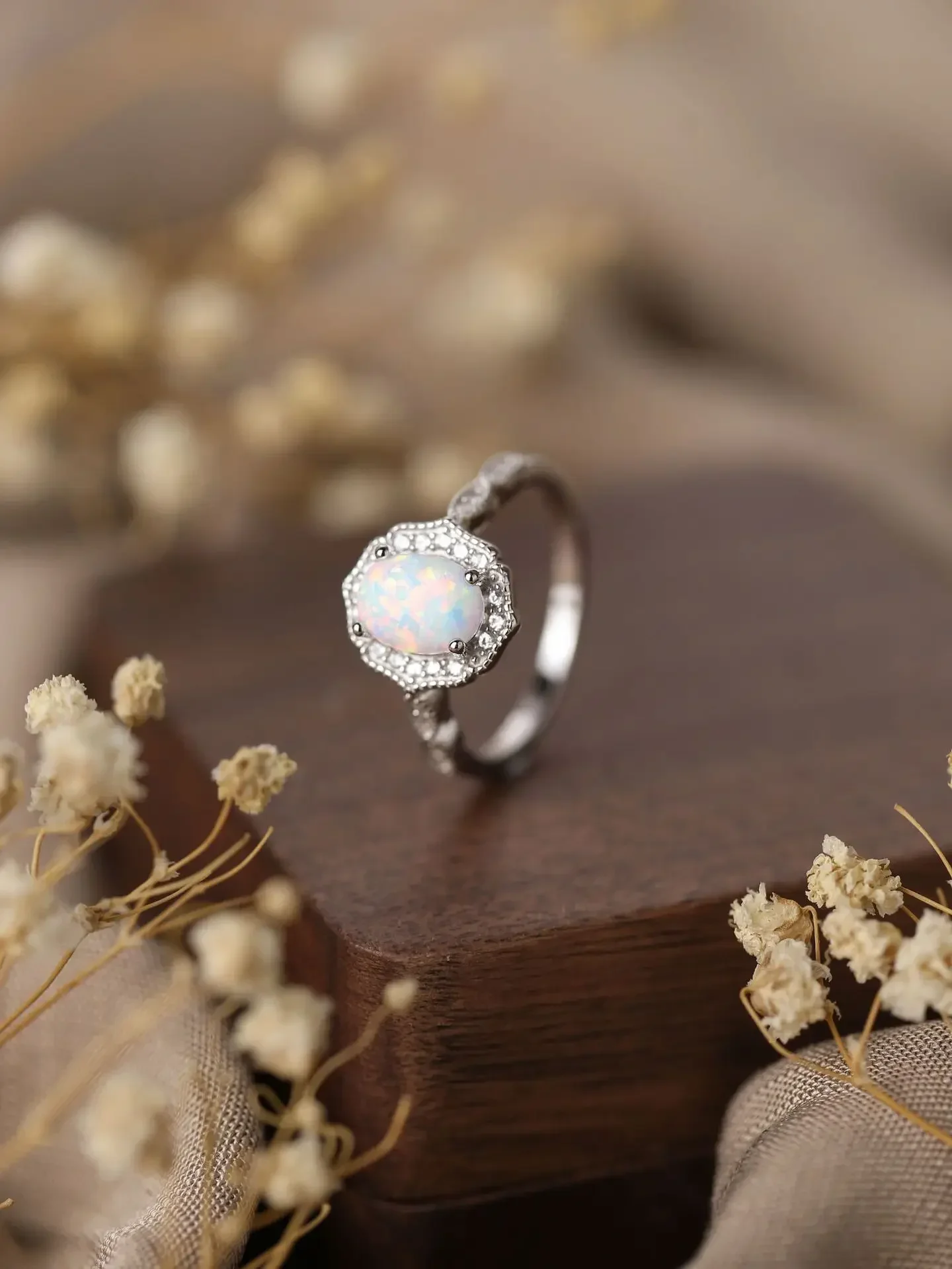 Pure 925 Silver Women's Ring Inlaid with Zircon and Opal with Exquisite Style as Wedding Ring