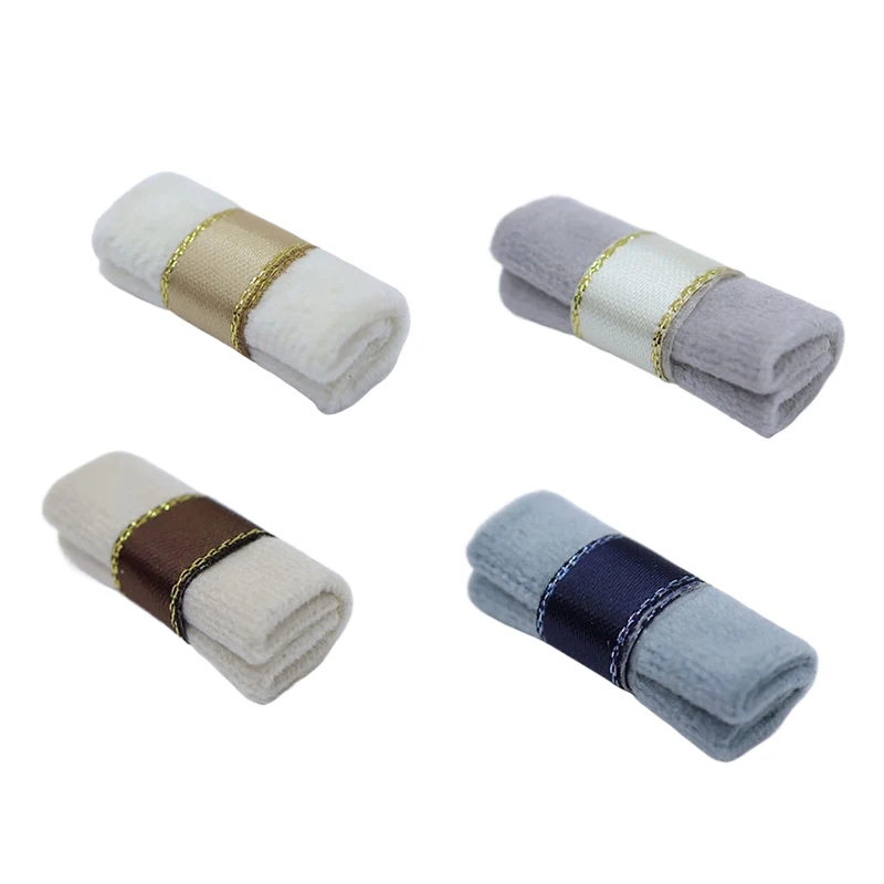 5Pcs 1/12 Puppenhaus Mini Quilt Kit Modell Puppenhaus Simulation Schlafzimmer Dekoration Puppen Haus Micro Wohnzimmer Szene Dekor Ornament