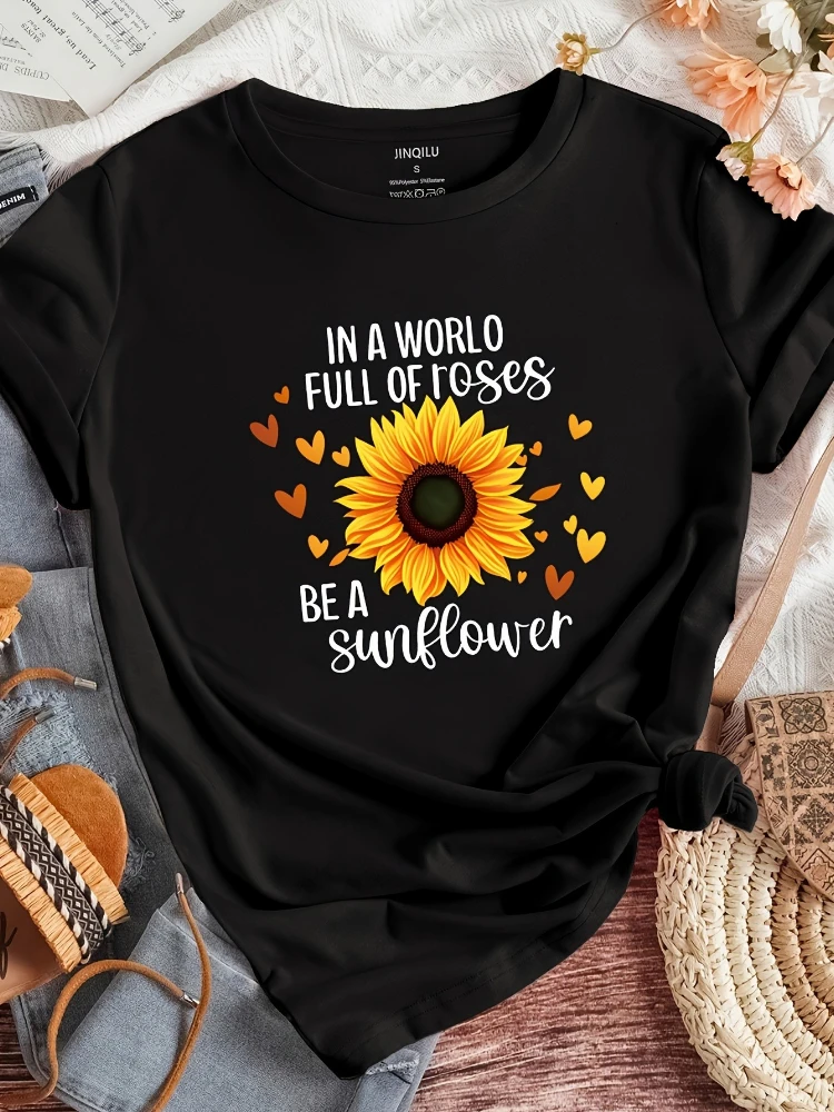 

Women's casual short-sleeved T-shirt with green sunflower and heart-shaped print, cotton round neck T-shirt,