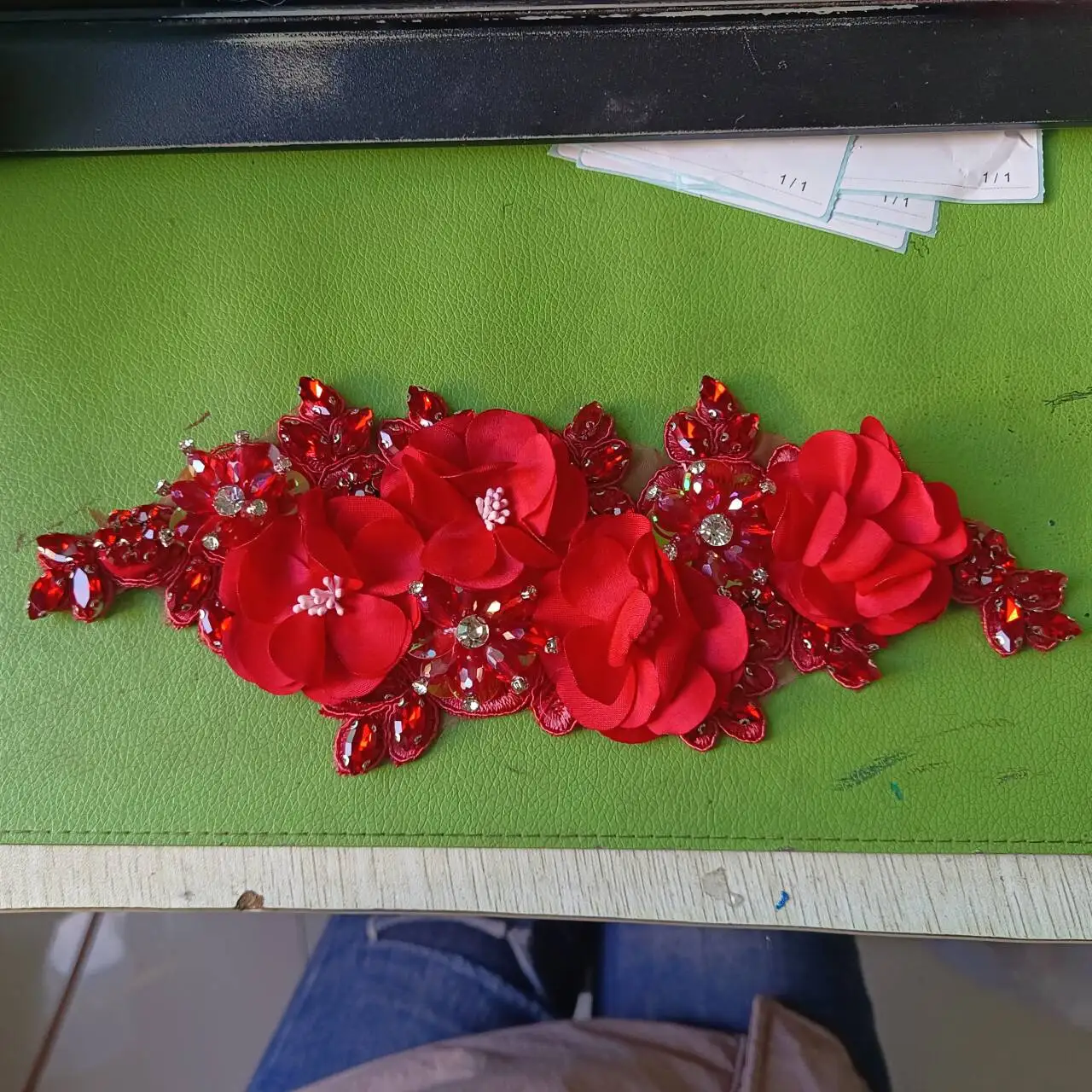 9.5 سنتيمتر حافة فيدورا قبعة ثلاثية الأبعاد حجر الراين زهرة فيدورا المرأة الجاز قبعة بنما الفرنسية أنيقة فيدورا قبعة الزفاف سمبريرو موهير