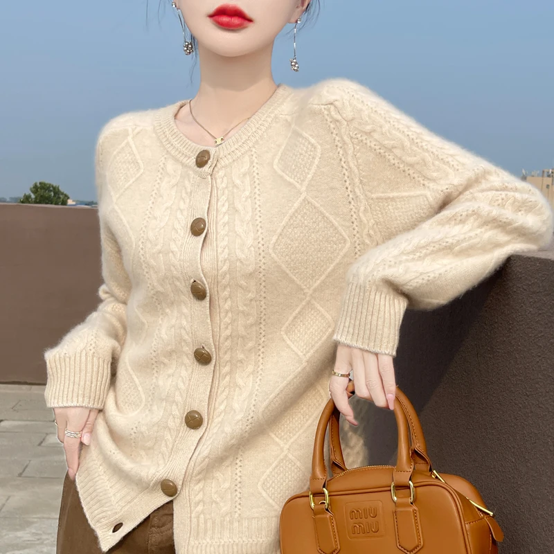 New long-sleeved women\'s sweater cashmere knitted in autumn and winter 100% merino wool O-neck cardigan thickened fashion coat.