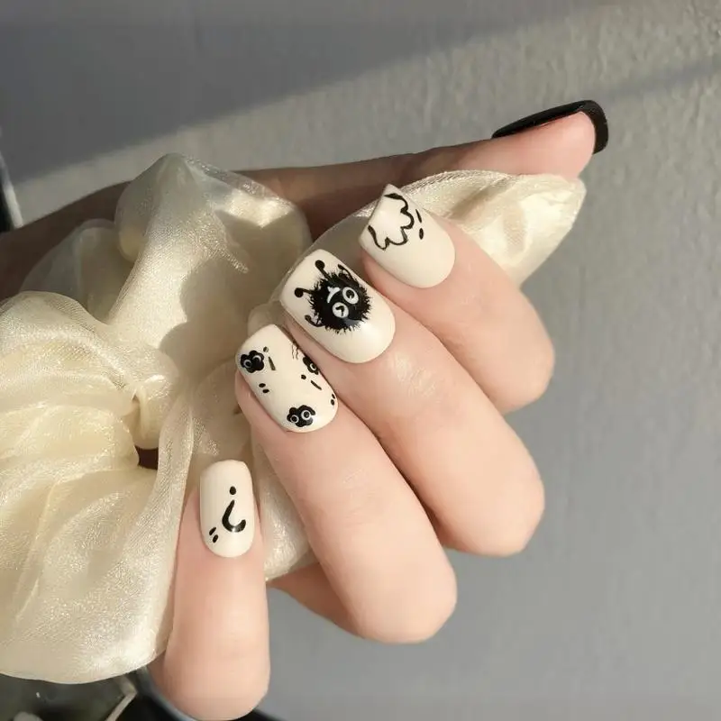 10PCS Handmade Wearable Nails Cute Little Briquettes Cartoon Two Dimensional Black and White Simple Classic Nail Art Short Style