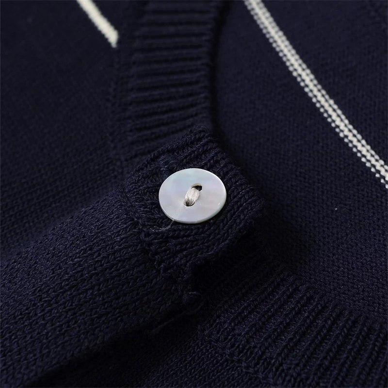 KEYANKETIAN letnie nowe damskie poziome paski z krótkim rękawem top z dzianiny styl rekreacyjny jednorzędowy cienki krótki top z dzianiny