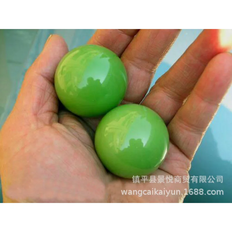 -في الظلام الكرة الفلوريت الخضراء المتوهجة الحجر الأصلي زخرفة مضيئة السترونتيوم بوراتي الألومنيوم