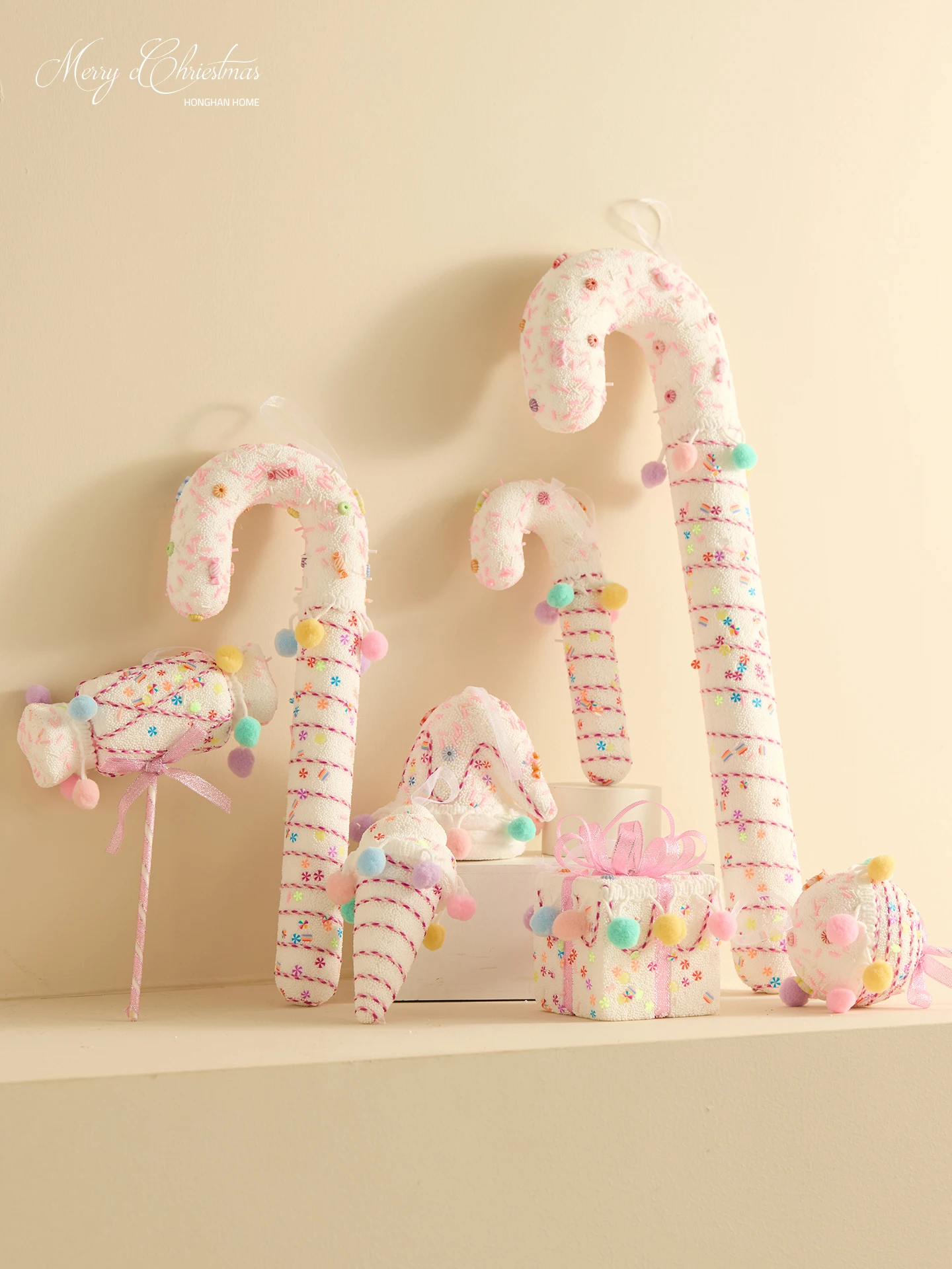 

Рождественское украшение Розовый кулон-макарон