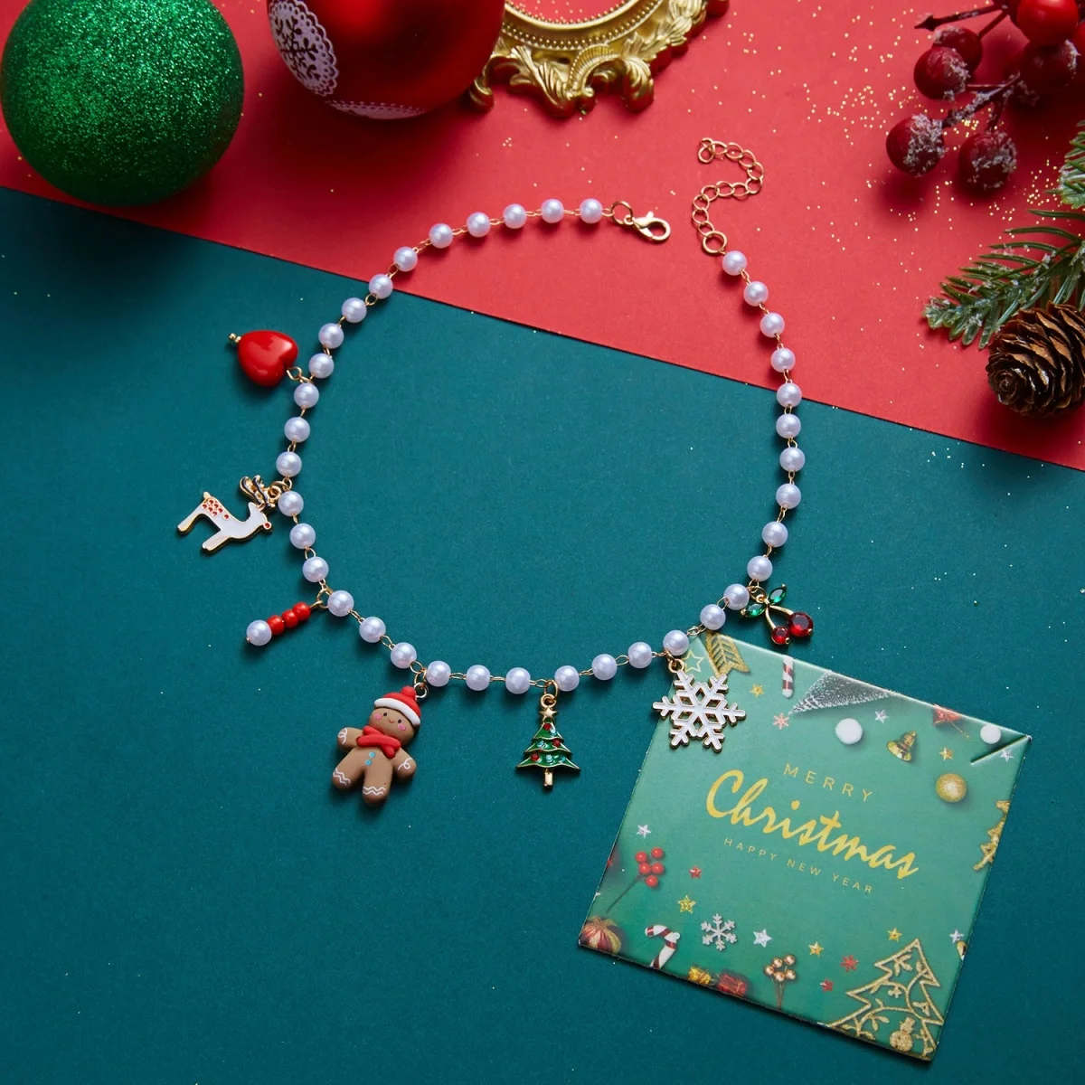 Weihnachts-Halskette mit Lebkuchenmann, Weihnachtsbaum, Hirsch, Schneeflocke, simulierten Perlen für Damen und Herren, Weihnachtsmann-Glocken, Choker, Party-Schmuck – Detail 23