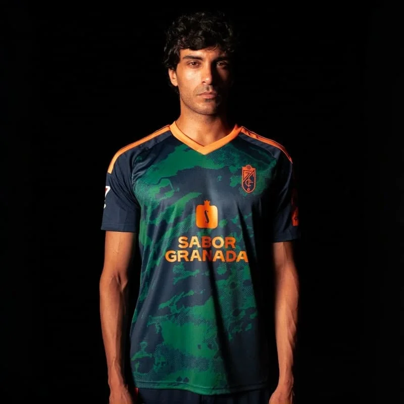 Neue 2026 Granada CF 26-27 Saison Heim- & Auswärtstrikots – Atmungsaktives Kurzarm-Sport-/Freizeit-T-Shirt für Herren (Familien-Set) – Detail 5