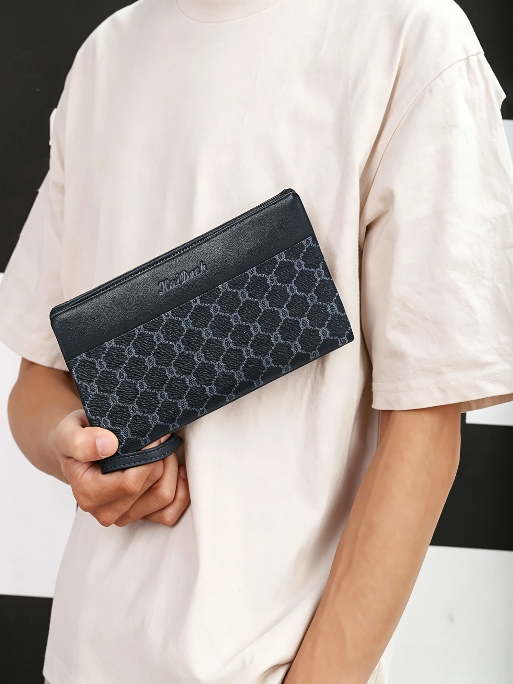 

Men's Long Wristlet Wallet, Large Capacity with Multi Card Slots 4 Compartments + Zipper Coin Pocket, PU Leather Clutch