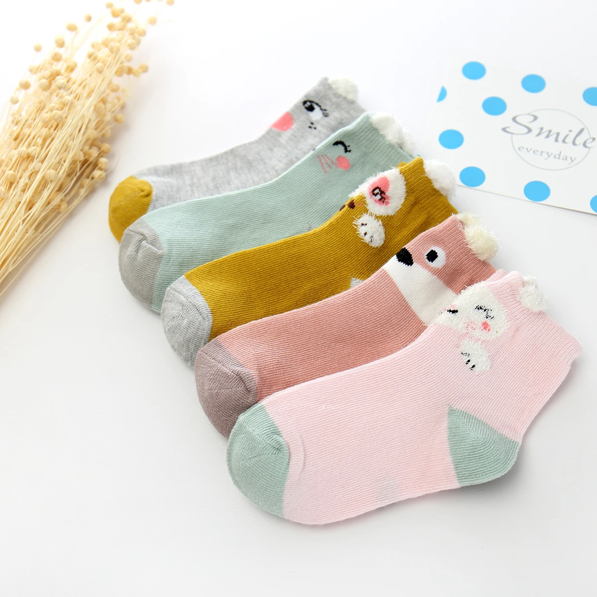 5 أزواج من الجوارب النسائية القابلة للتنفس لمنتصف الساق، جوارب كاجوال مريحة بنمط كرتوني، جوارب لطيفة