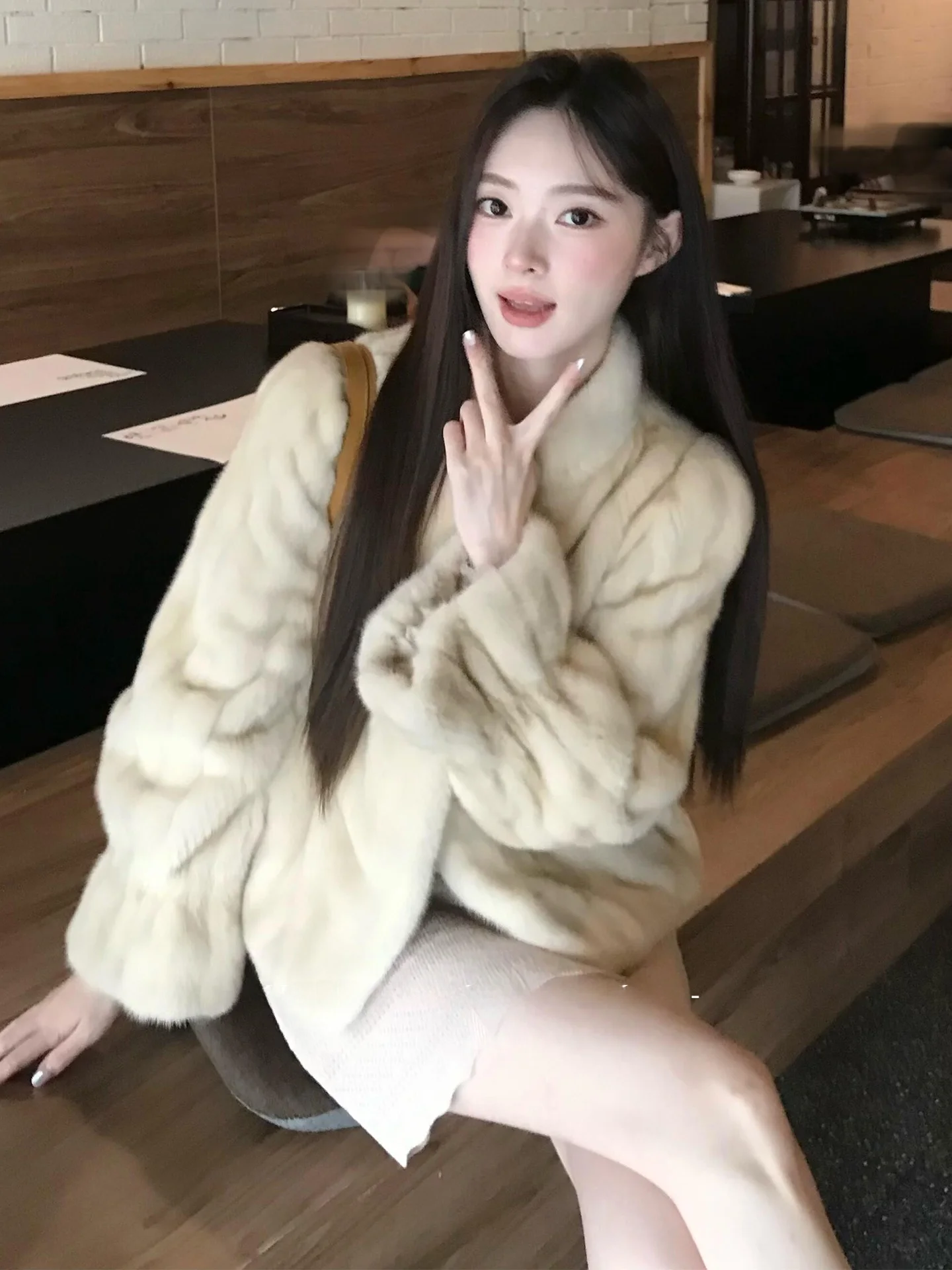 

Eco-Friendly Fur Jaet Women's ort Thiened Warm Mink Velvet Coat Inteated Leather And Fur Luxury Lady's Top Coat