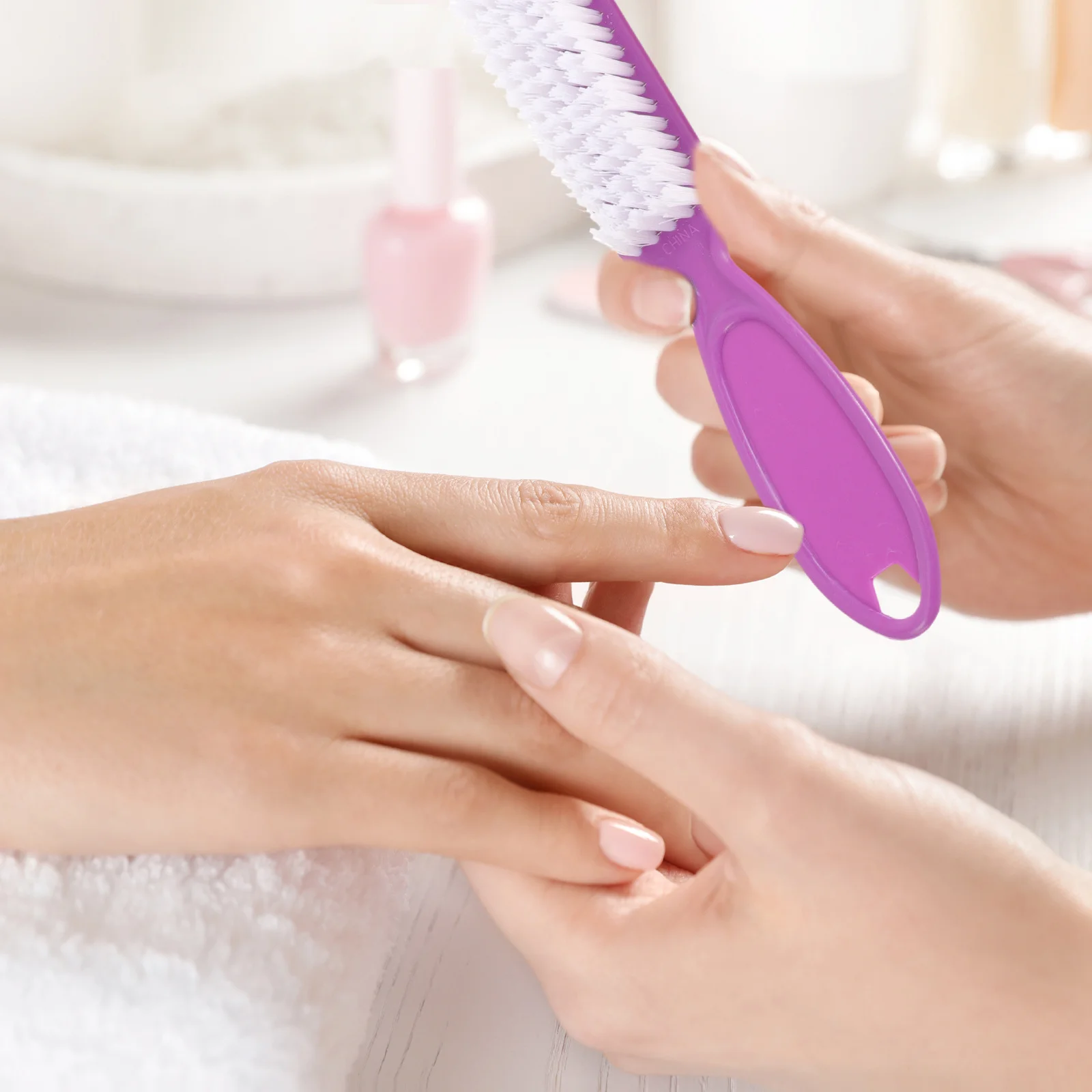 Brosse à ongles à Long manche en plastique, pour nettoyer la poussière après le vernis, poils souples, léger, Portable, Kit d'outils pour Nail Art, 4 pièces