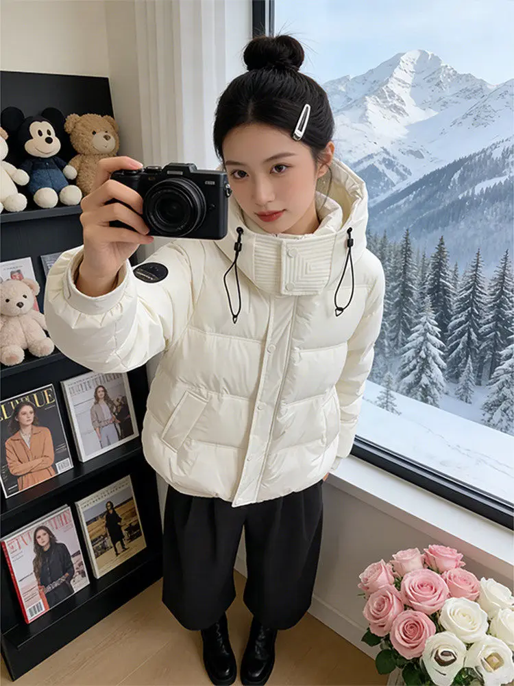 

Женский зимний повседневный комплект из двух предметов: утепленная куртка с капюшоном и длинные брюки на молнии с высокой талией