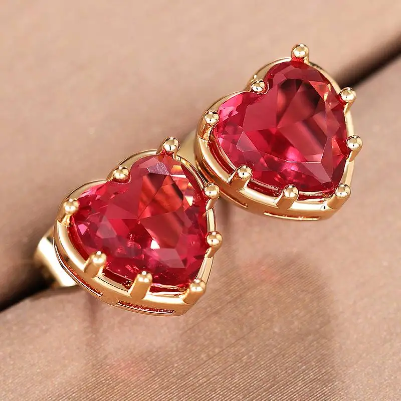 Huitan Sweet Heart Damen-Ohrstecker mit glänzendem rotem CZ, bezaubernde Accessoires für Hochzeit, Verlobung, goldfarbener Schmuck, Geschenk