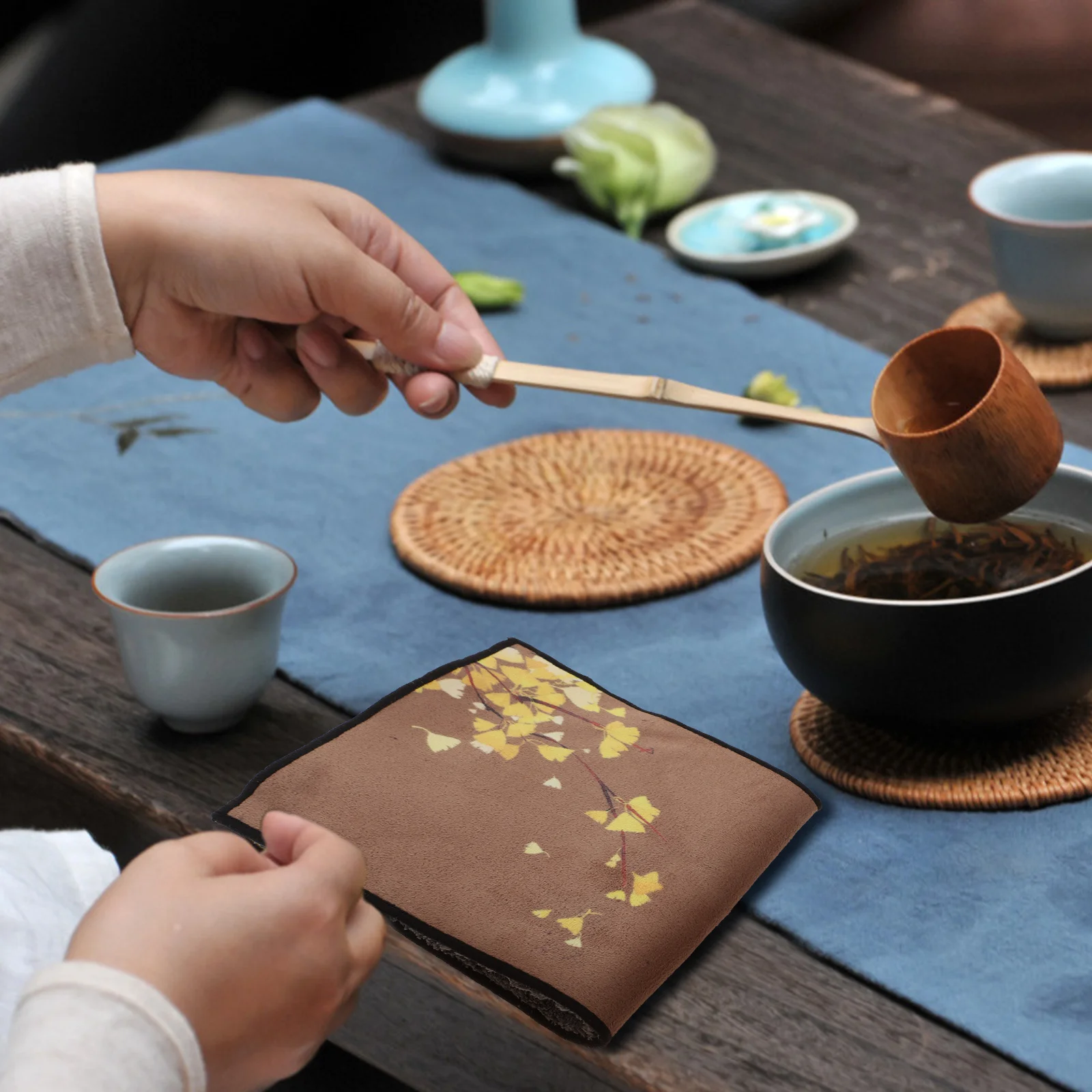 

1Pcs Cotton Tea Towel Handmade Embroidery Classic Color Strong Water Absorption Reusable Towel for Kitchen Tea Room Office Use