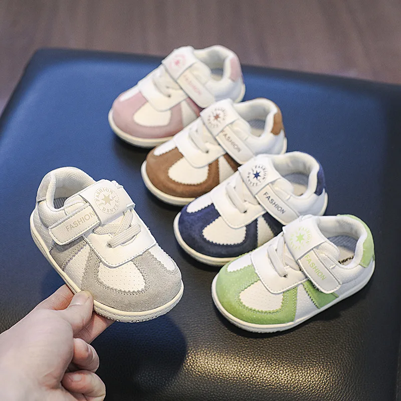 Sepatu kets ringan untuk anak bayi, sepatu Sneakers musim panas, sepatu lari ringan bahan lembut untuk bayi laki-laki dan perempuan