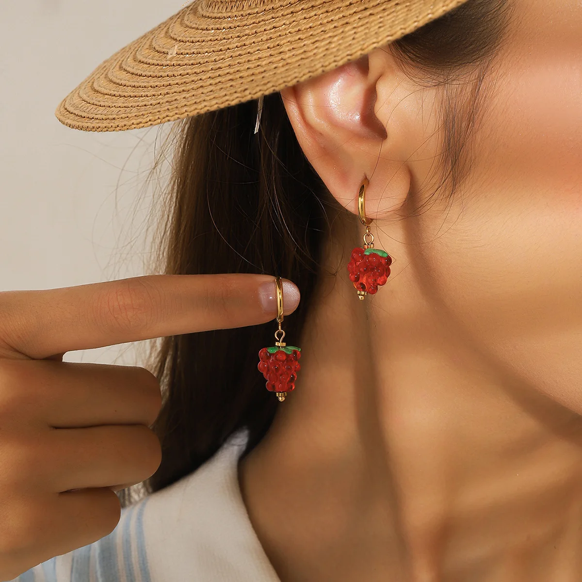 Stainless steel titanium steel non-fading earrings glazed raspberry pendant ear buckle fresh and sweet fruit ear stud earrings