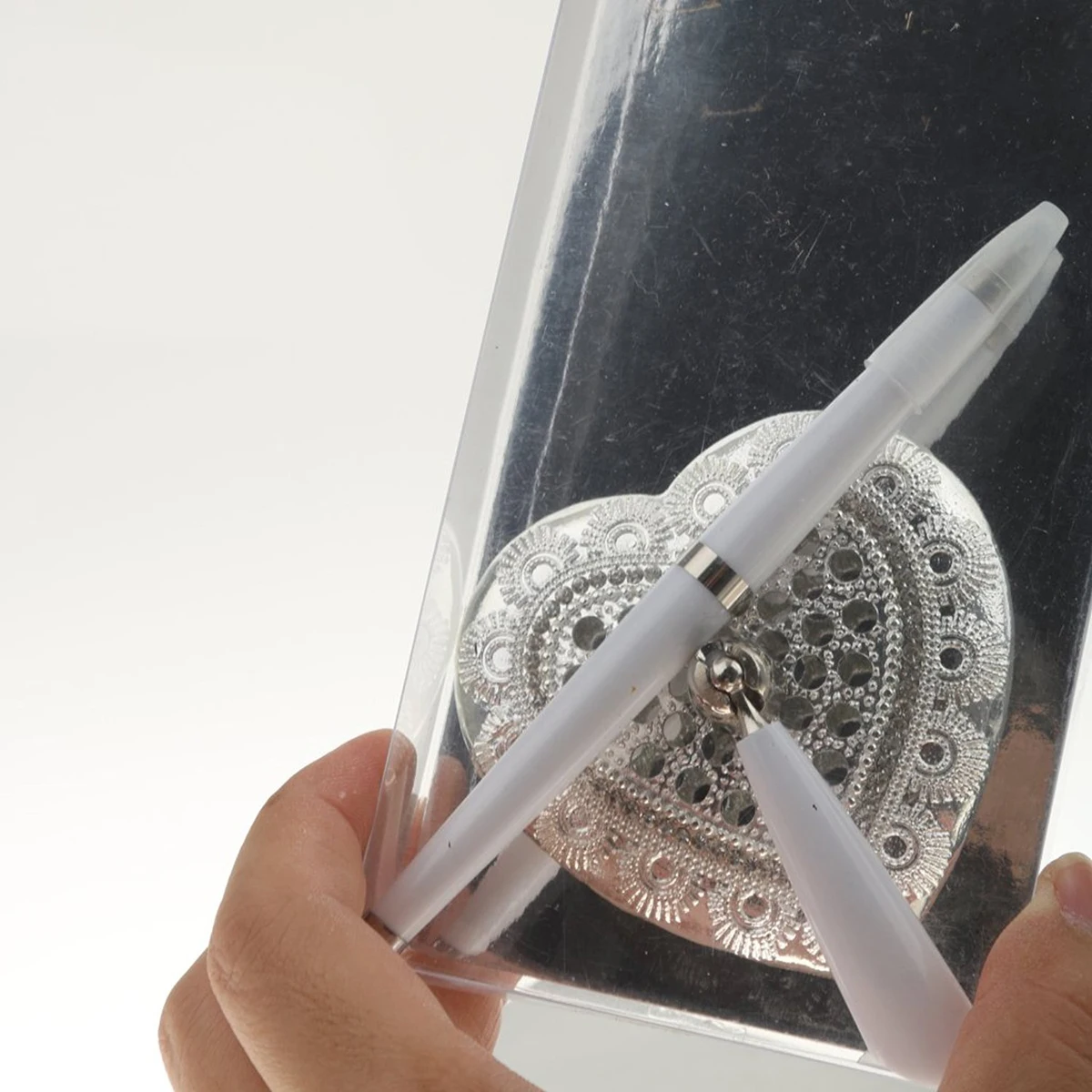 

Fancy Table Pen with Silver Heart Holder for Wedding Signing Guest Book Decorative Stationery Set Elegant Design