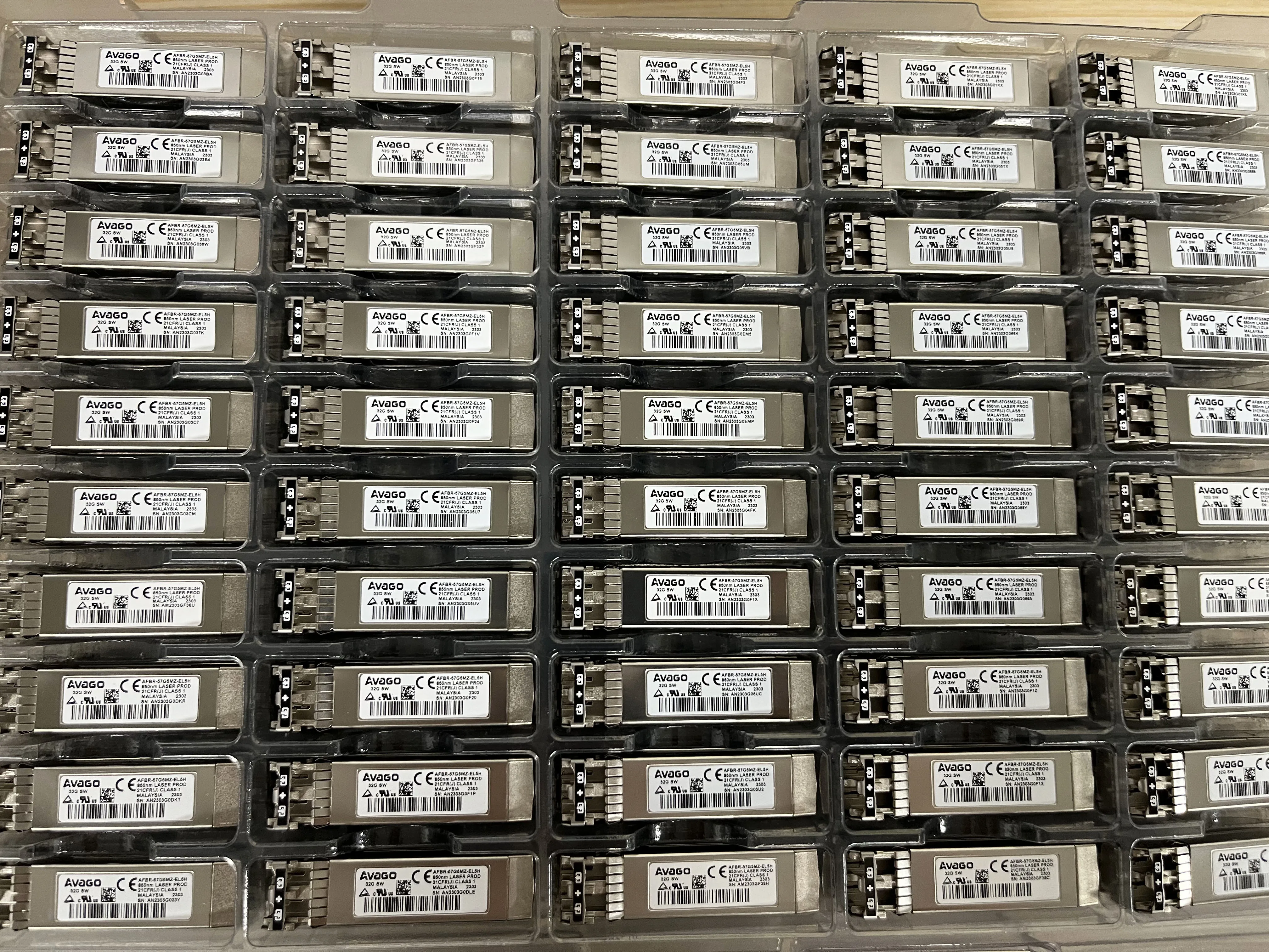 

Avago AFBR-57G5MZ-EL5H 32Gbps sfp-plus SFP+ FC Optical Fibre Channel Transceiver