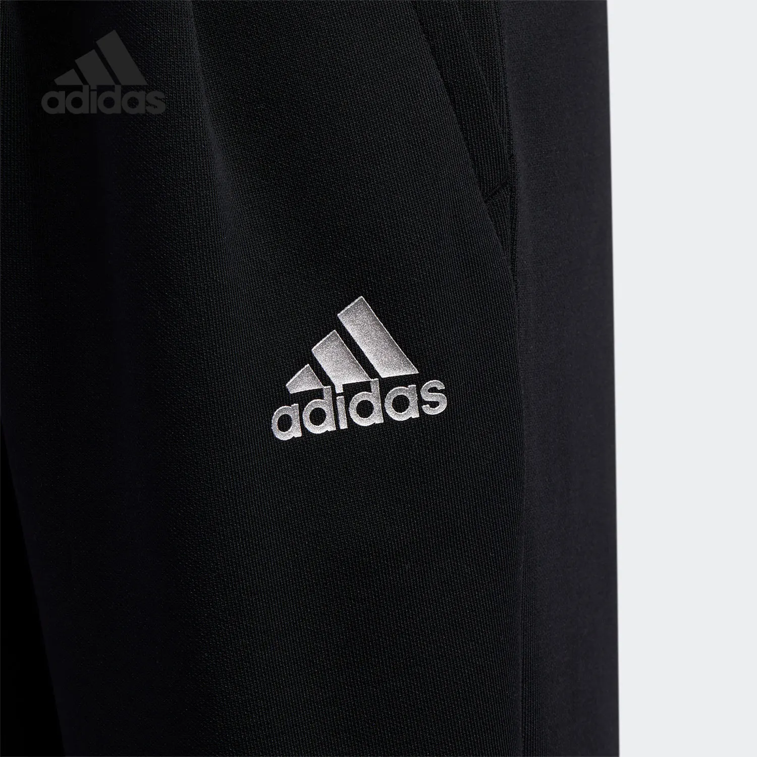 أديداس حقيقية الموسم الحالي جديد للأطفال فضفاض تنفس عارضة السراويل كابري الرياضية GP0403