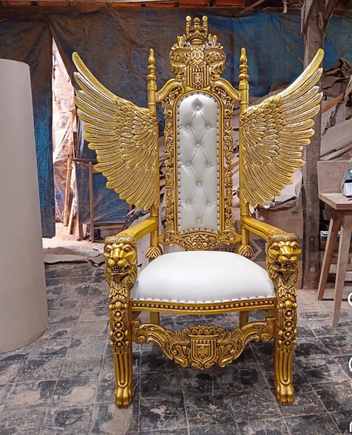 FSDKX Modern Luxury White and Gold Wedding Royal King Throne Sofa Chairs Wedding Furniture Wholesale