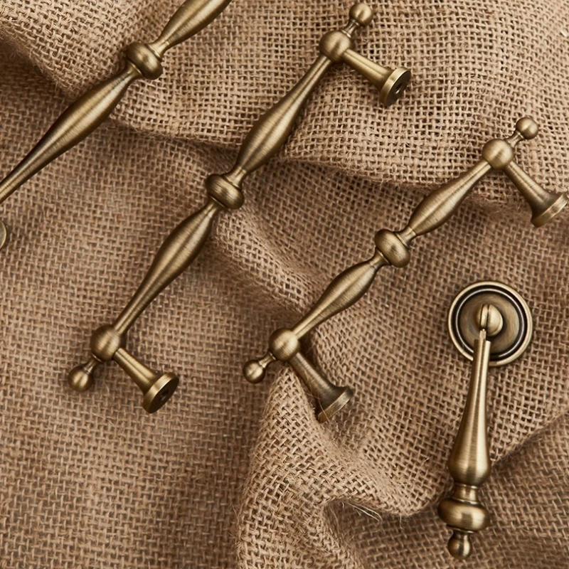 مقابض نحاسية عتيقة المعلقات البرونزية مقبض خزائن أدراج مقابض خزائن المطبخ سحب الأثاث النحاس #2