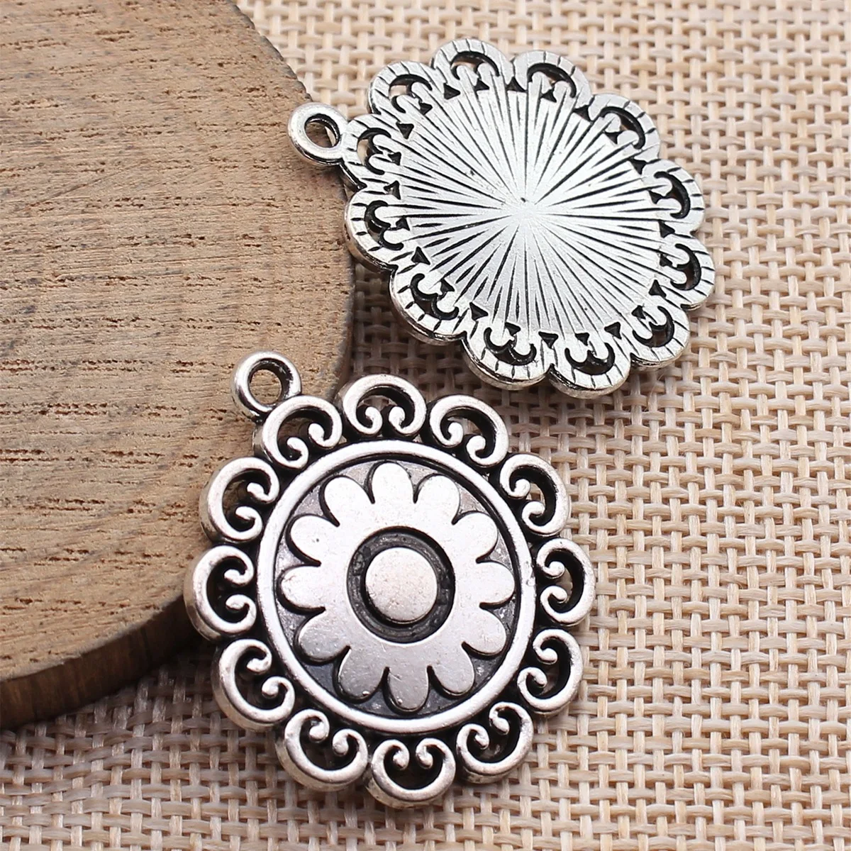 

10pcs 34x30mm(1.34x1.18inch) Antique Silver Color Round Swirling Flower Pendants DIY Jewelry Making Accessories
