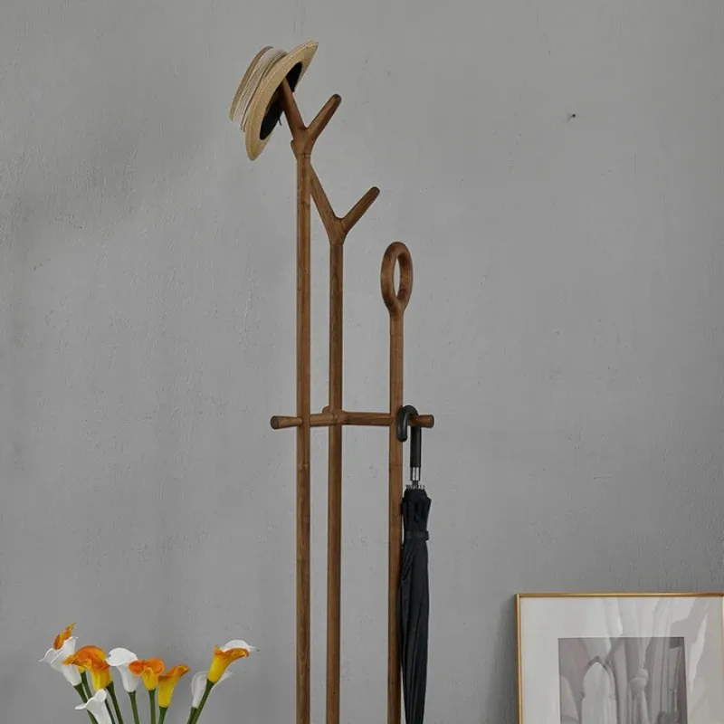 Hanger on the floor, bedroom foyer hanger