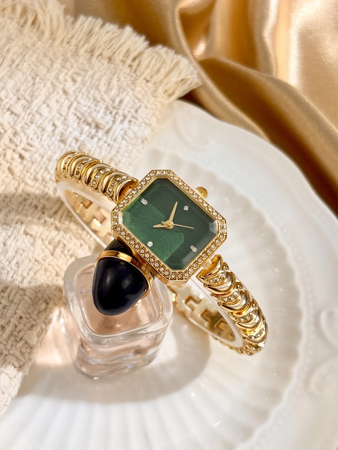 Fashion Retro Rectangular 3D Glass Dial Twisted Braid Strap Analog Ladies Wrist Watch