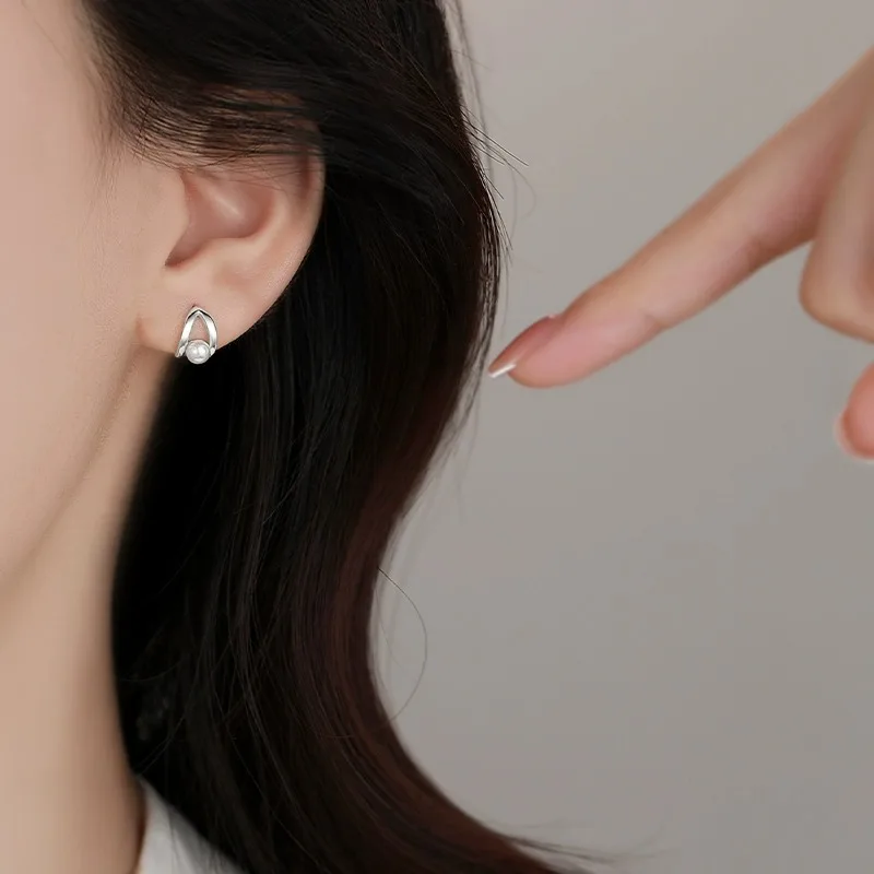 New Fashion Exquisite Silver Color Moon Earrings For Women Imitation Pearl Inlaid Stud Earrings Wedding Party Jewelry Gifts