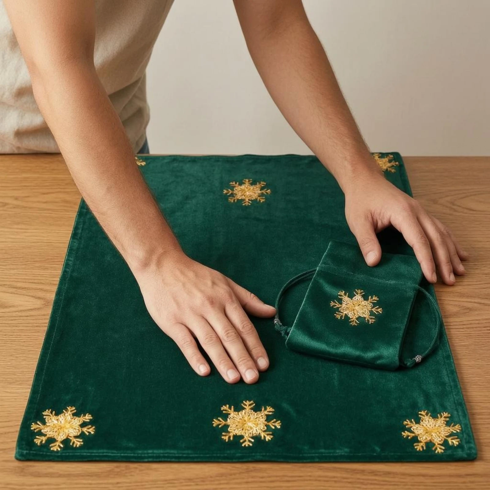 Fortune-Telling Tablecloth and Pouch Set Shiny Material Fortune-Telling Cloth Set Drawstring Pouch Square Shape Table Decor