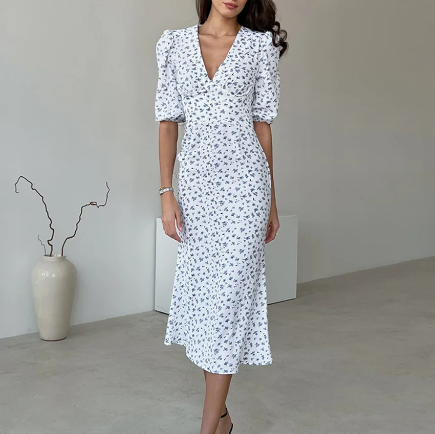 

2025 Summer New V-neck Dress Ins Style Small Fresh Floral Skirt Bubble Sleeves Concealed Waist Temperament Mid length Skirt