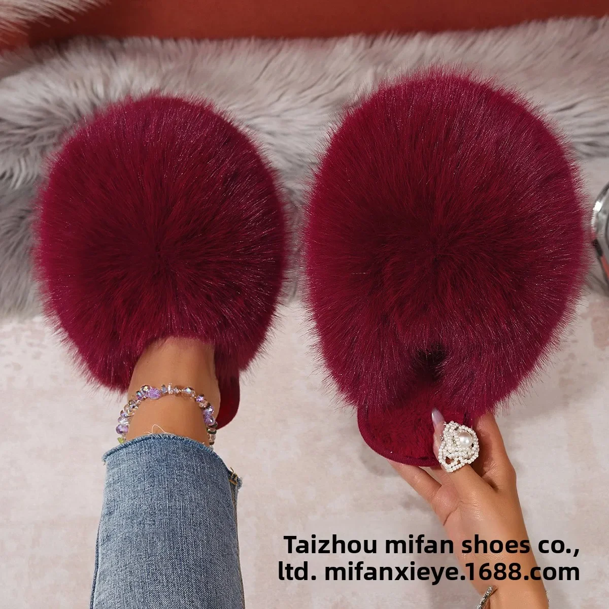 Neue Winter-Damenmode-Fellpantoffeln, Flauschige Niedliche Plüsch-Luxus-Outdoor-Anti-Rutsch-Pantoffeln mit Flachem Boden für Damen – Detail 7