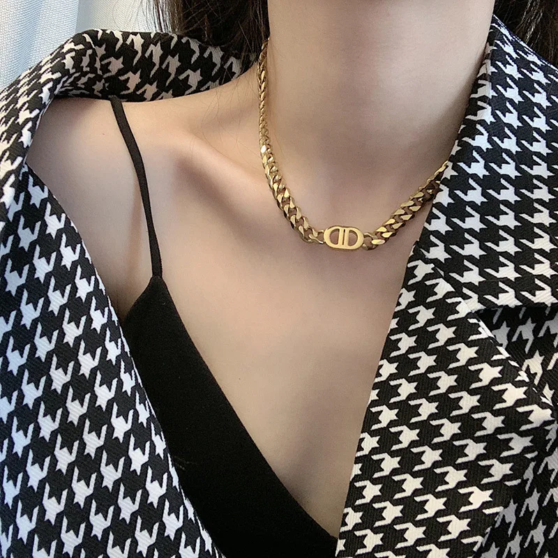 Euramerican Stainless Steel Jewelry Valentines Women Necklace Cuban Link Chain Collarbone Steel Female Chains Pendant Necklace