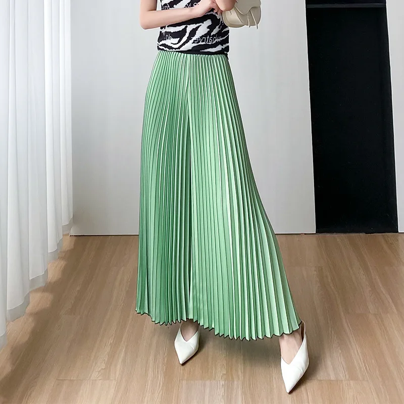Comfortable, fashionable, casual, high-end, simple, loose, wide leg skirt pants for women summer 2025, new pleated design - Image 2