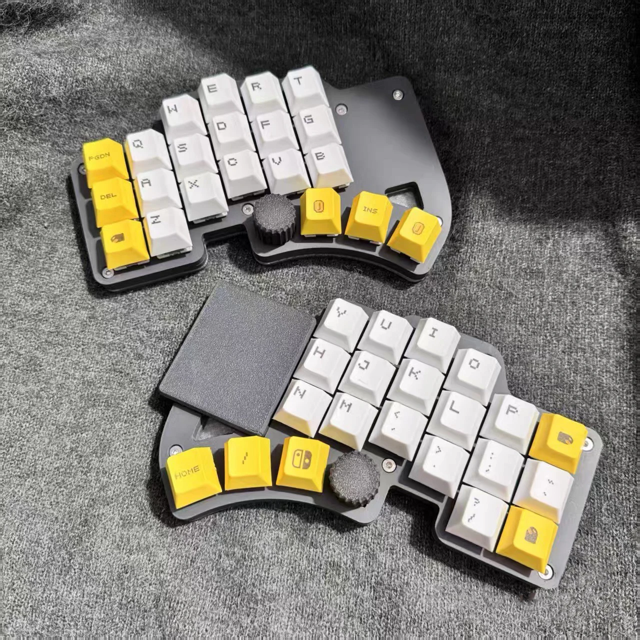 

DIY 36 Key VIAL Split Ergo Keyboard Mini Size Game Knobs Design Touchpad Kit Wired RGB Hotwap Keyboard Kit VIAL VIA