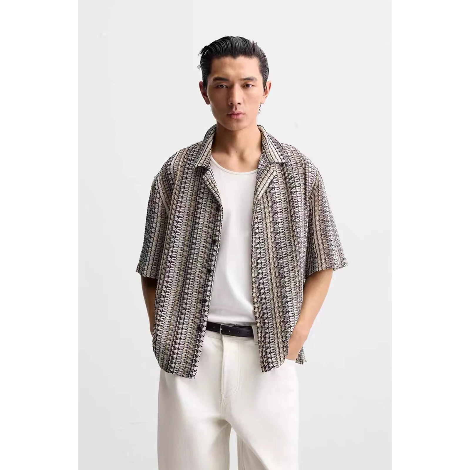 

Loose Geometric Pattern Embroidery Short Sleeve Shirt for Men Summer Casual Style Youthful Trendy Design Button Closure