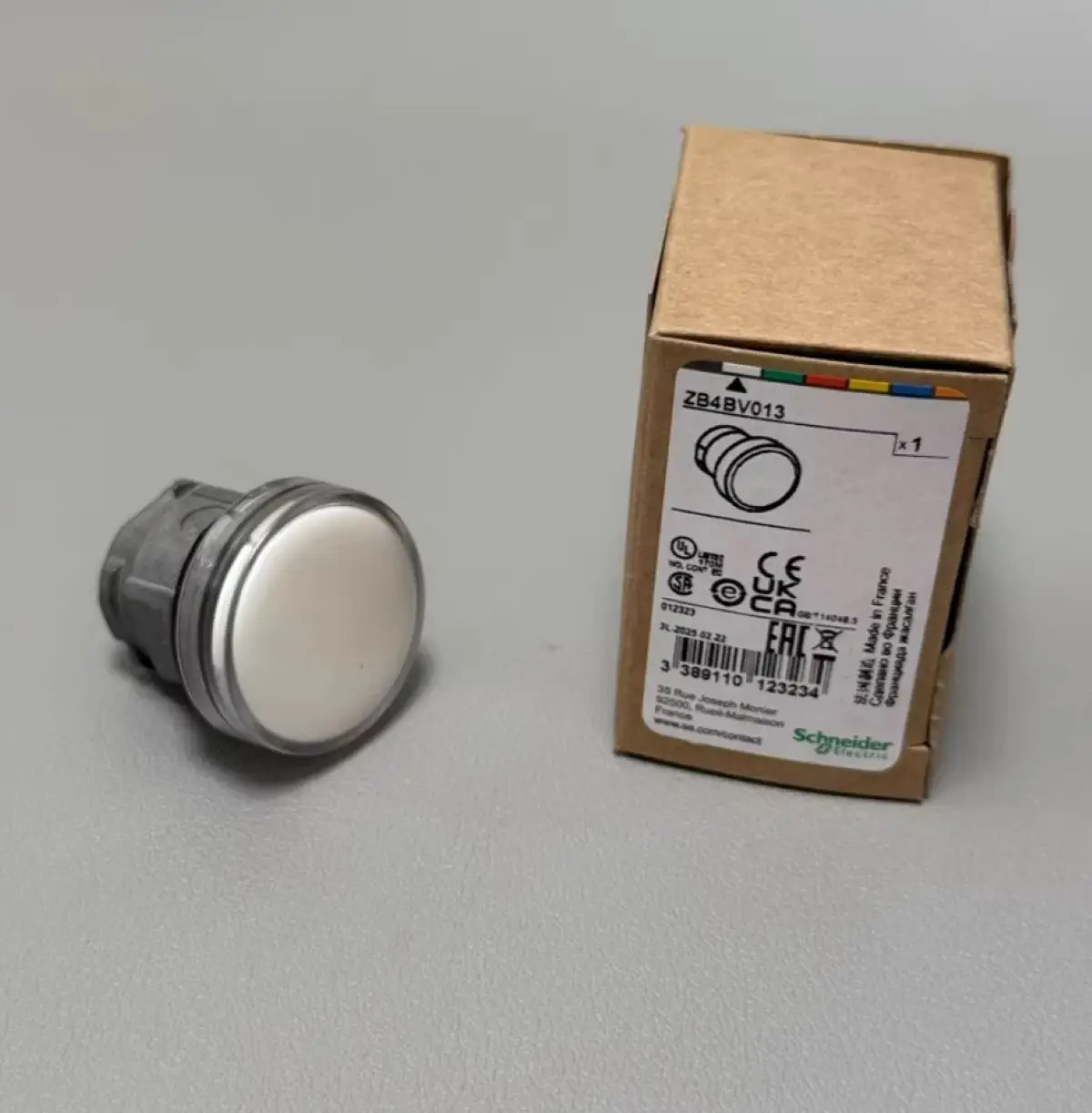 

ZB4BV013 white pilot light head Ø22 plain lens for integral LED