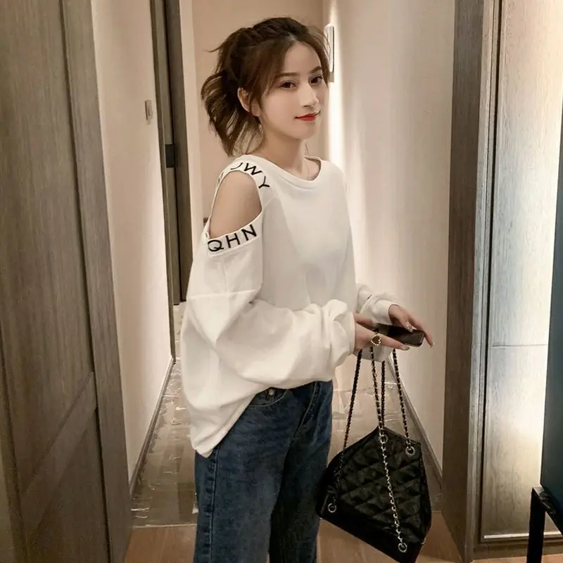 2024 Spring autumn New Korean version Off Shoulder Letter T-shirt for Women\'s Loose slimming casual fashion Versatile chic Top