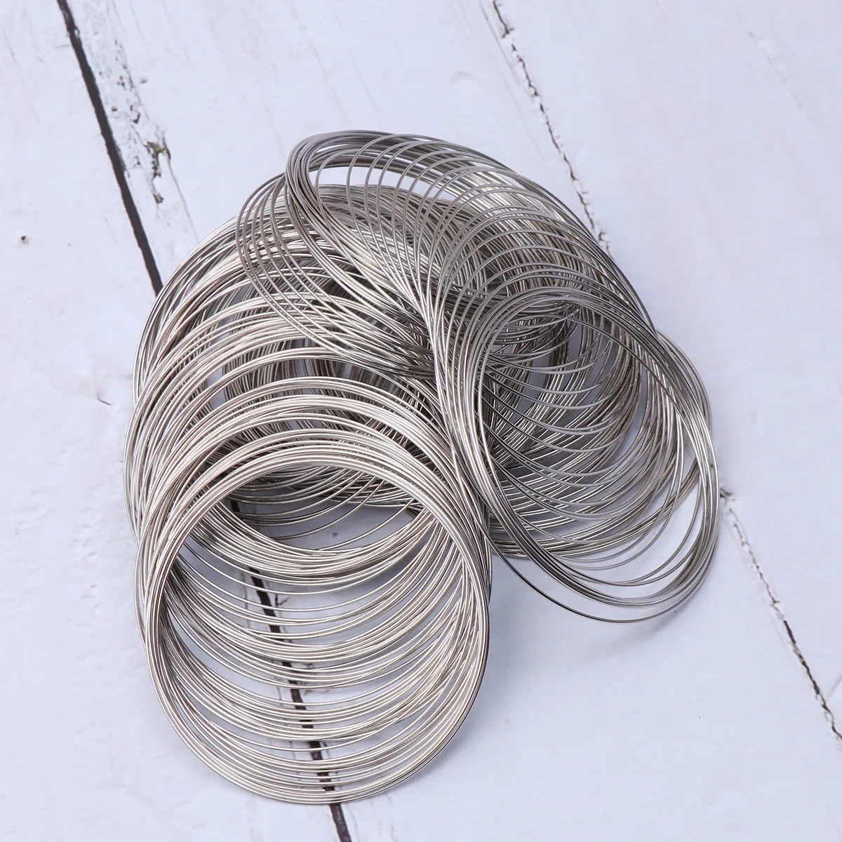 1 Rollo de Alambre de Acero Plateado Esmerilado de 55 mm para Hacer Pulseras, Manualidades de Joyería, Material para Anillos y Brazaletes, Regalo para Mujer