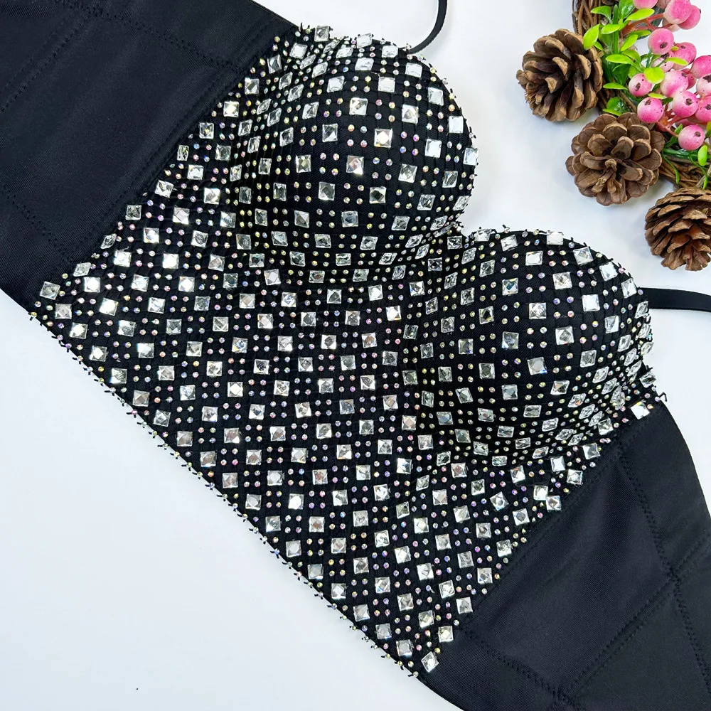 夏の新しいスタイルのラインストーン刺繍フィッシュボーンストラップレスベスト、タイトフィット胸カバー、ベストスタイルの多用途ホットガールトップ