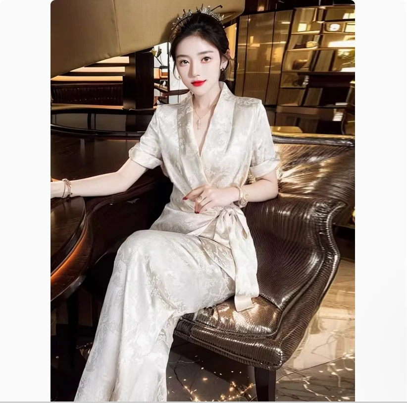 

Elegant and luxurious women's summer fashion V-neck short sleeved shirt, wide leg pants, high-end and stylish two-piece set