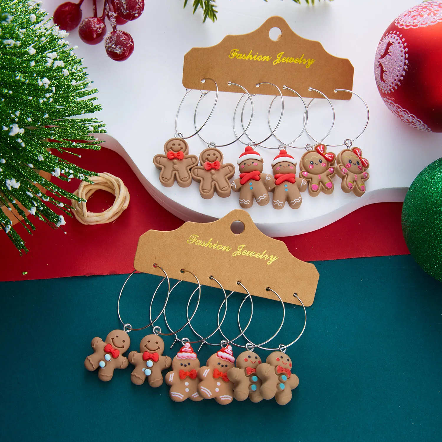 3 Paar große Kreisohrringe mit Lebkuchenmann-Motiv für Damen, einfache Ohrringe aus Kunstharz mit simulierten Keksen, Weihnachtsohrringe, Party-Schmuck, Geschenke – Detail 1