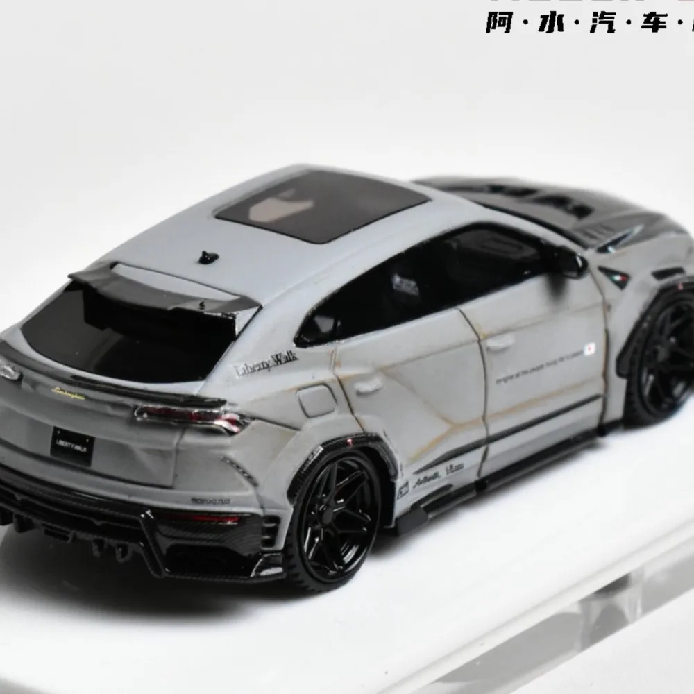 

Flame 1:64 Awesome URUS Souvenir Resin Diecast Model Car