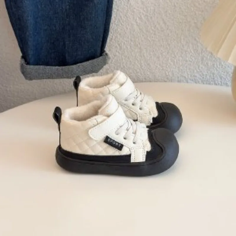 

Новая детская обувь 2025 года, удобная повседневная обувь на мягкой подошве для мальчиков, зимние универсальные туфли для девочек с высоким берцем