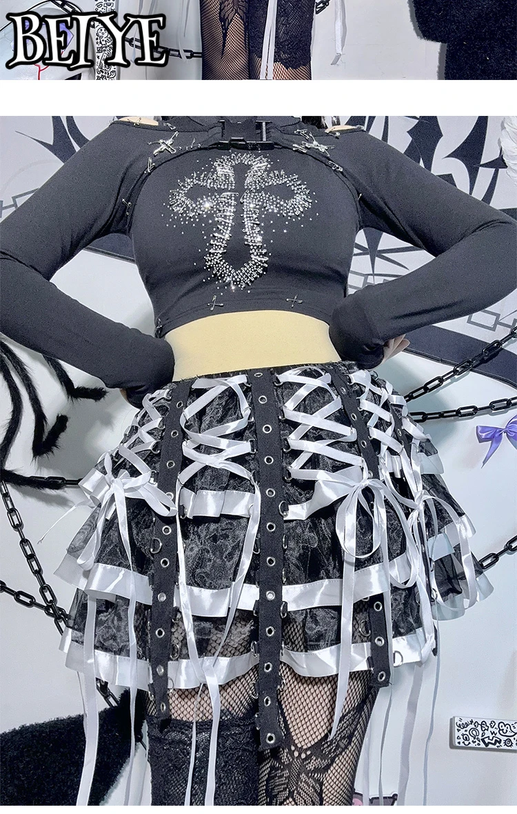 กระโปรงสไตล์โกธิค Y2K ดีไซน์พังก์ แต่งริบบิ้น งานฝีมือประณีต กระโปรงครึ่งตัวสำหรับผู้หญิง ดีไซน์เฉพาะตัว แต่งผ้าปะติด กระโปรงทรงเค้กสุดฮิต