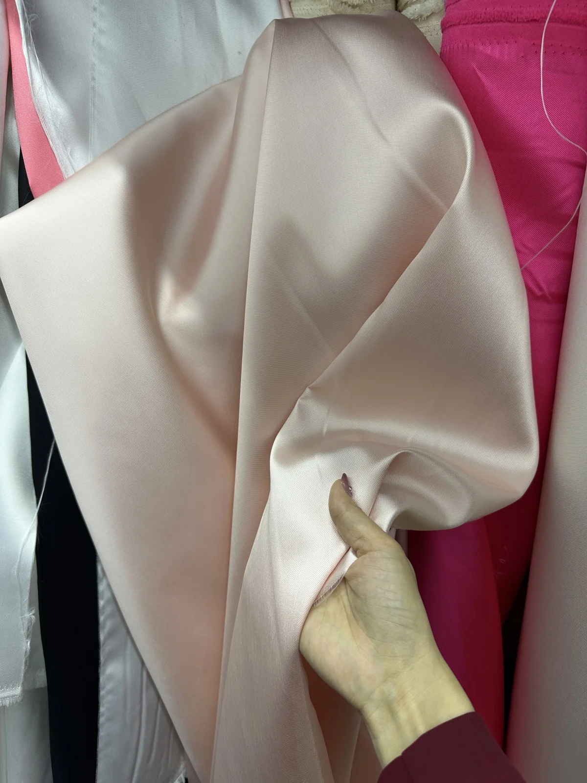 Nouvelle Arrivée Tissu de Robe de Mariée et de Soirée Champagne en Satin de Soie Royal de Luxe, Polyester Mikado Lourd